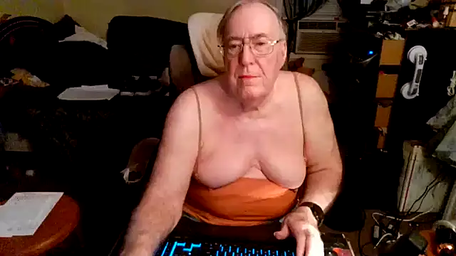 Snapshot of Toastir chatting on 10.13.25 Toastir online show from 10.13.25