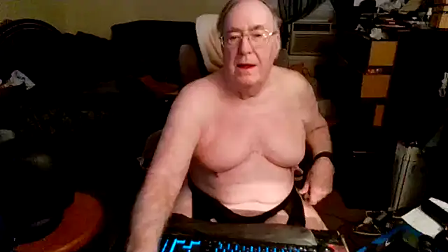 Snapshot of Toastir chatting on 11.13.25 Toastir online show from 11.13.25