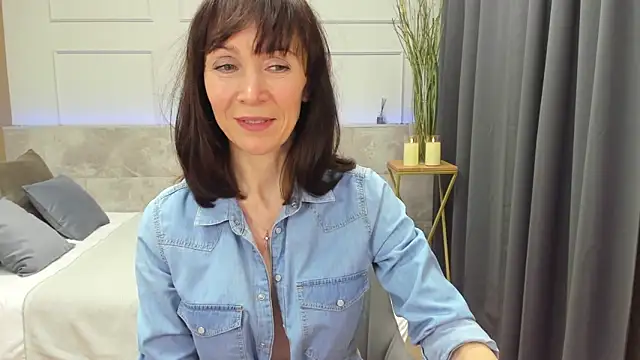 Snapshot of Maria_Gold chatting on 02.06.25 Maria Gold online show from 02.06.25