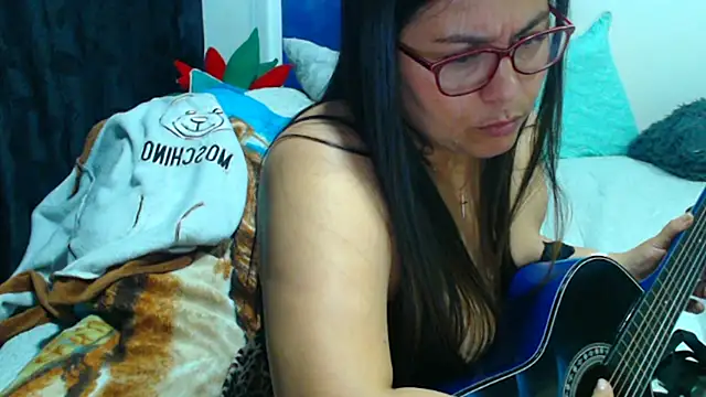 Snapshot of Ixchel_Anaid chatting on 10.19.25 Ixchel Anaid online show from 10.19.25