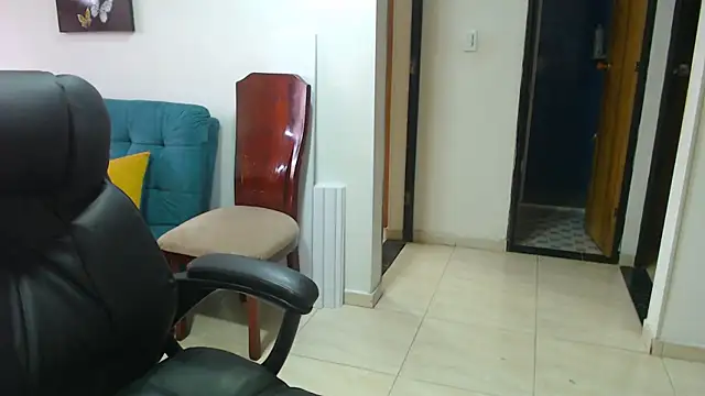 Snapshot of Ixchel_Anaid chatting on 10.28.25 Ixchel Anaid online show from 10.28.25