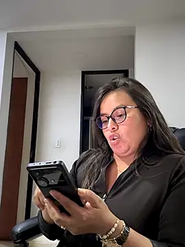 Snapshot of Ixchel_Anaid chatting on 11.25.25 Ixchel Anaid online show from 11.25.25