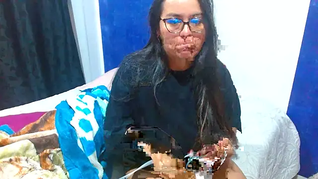 Snapshot of Ixchel_Anaid chatting on 12.22.25 Ixchel Anaid online show from 12.22.25