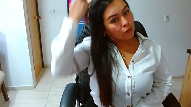 Snapshot of Ixchel_Anaid chatting on 02.01.26 Ixchel Anaid online show from 02.01.26