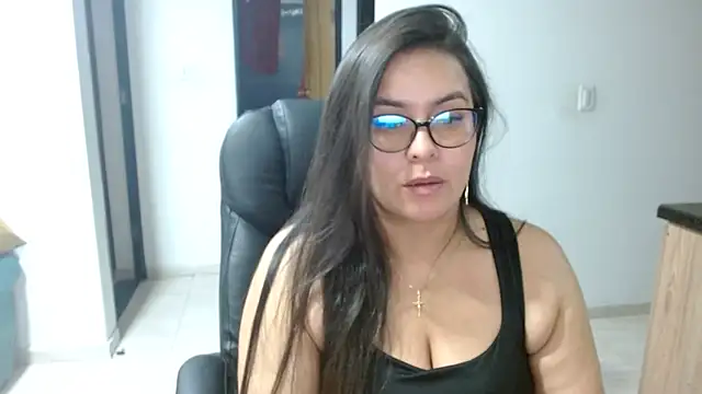 Snapshot of Ixchel_Anaid chatting on 04.27.26 Ixchel Anaid online show from 04.27.26