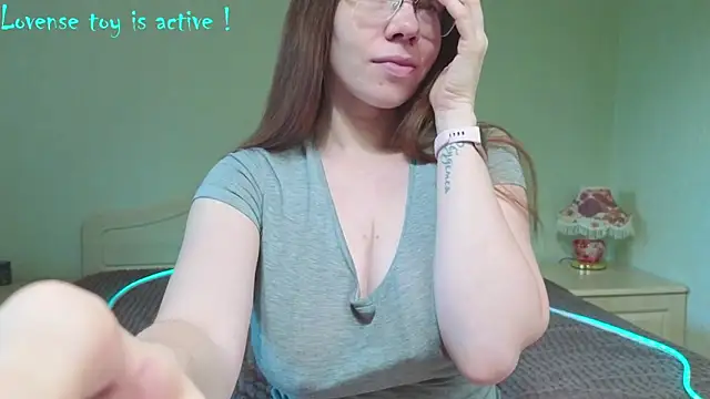 Snapshot of FairyTaylor chatting on 06.27.26 FairyTaylor online show from 06.27.26