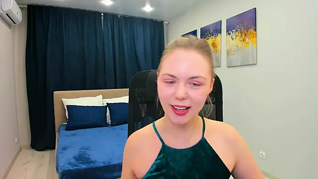 Strawberrye online show from 01.19.25