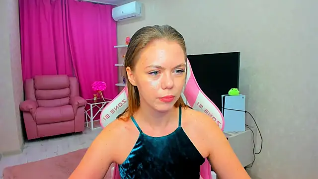 Strawberrye online show from 05.24.26