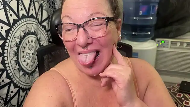 Miss Phat Booty online show from 10.07.25