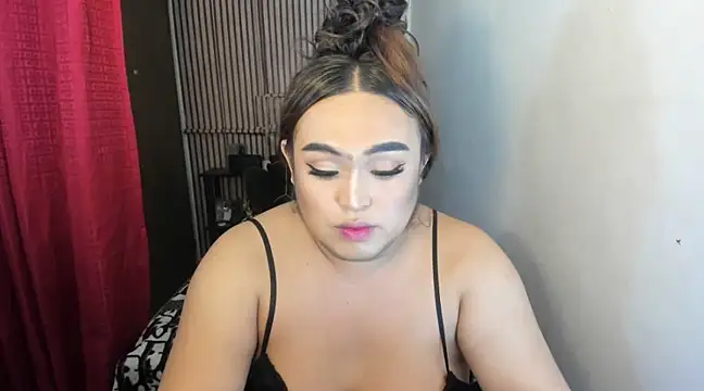 YourGirlfriendMegann online show from 03.05.25