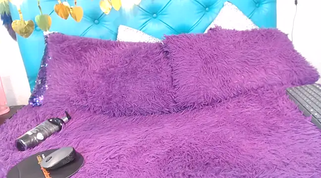 SARAWILLS online show from 01.29.25