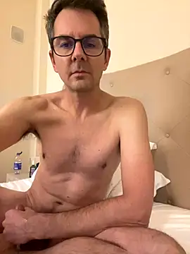 Snapshot of real6outdoors chatting on 11.15.25 real6outdoors online show from 11.15.25