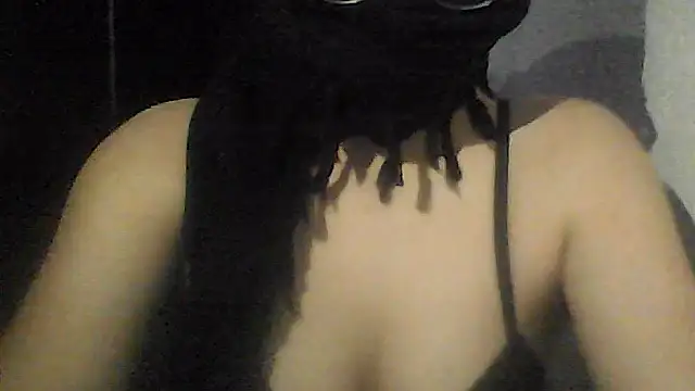 Snapshot of JunoVestanus chatting on 09.21.25 JunoVestanus online show from 09.21.25