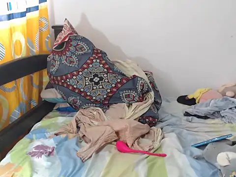 Snapshot of alisterxxx chatting on 12.16.25 alisterxxx online show from 12.16.25