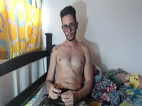 Snapshot of alisterxxx chatting on 02.03.26 alisterxxx online show from 02.03.26