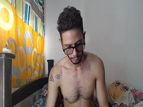 Snapshot of alisterxxx chatting on 02.07.26 alisterxxx online show from 02.07.26