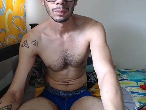 Snapshot of alisterxxx chatting on 02.21.26 alisterxxx online show from 02.21.26