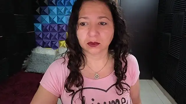 katifoxx online show from 10.28.25