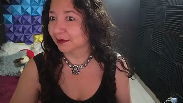 katifoxx online show from 11.18.25