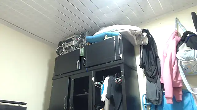 adrixxx38 online show from 04.16.26