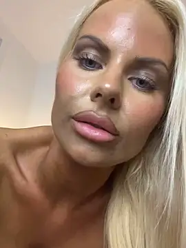 Snapshot of JessicaJames23 chatting on 12.13.24 JessicaJames23 online show from 12.13.24