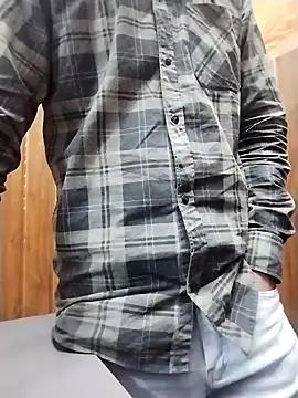 Snapshot of sujanmanda chatting on 12.14.24 sujanmanda online show from 12.14.24