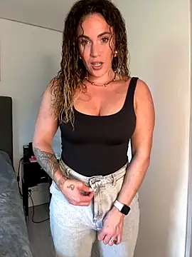 Clara-xoxo online show from 10.03.25