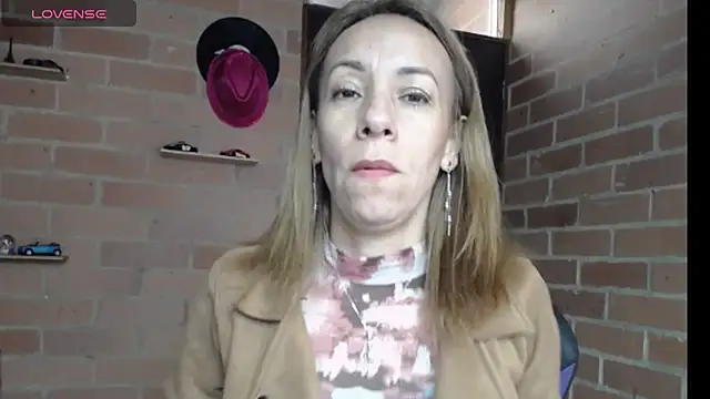 cristin doll  online show from 04.21.26