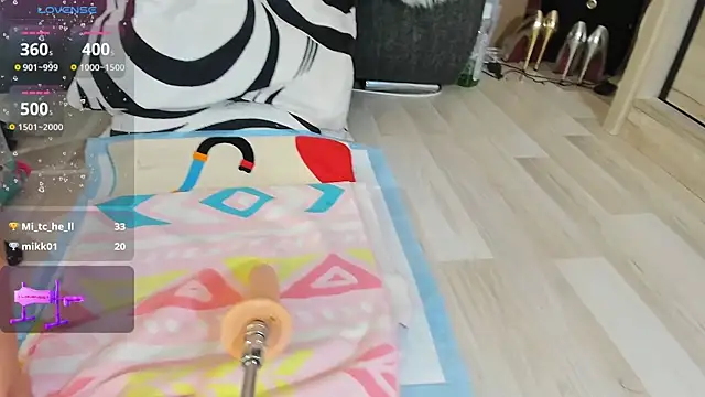 Snapshot of Maryelle chatting on 12.28.24 Maryelle online show from 12.28.24