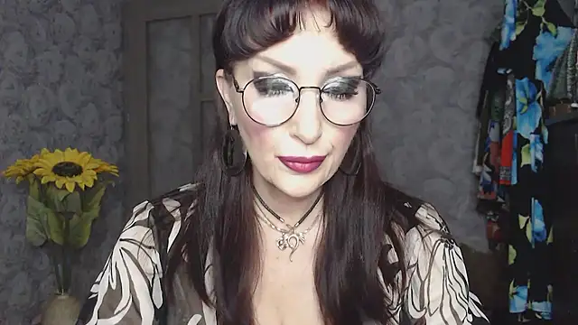 Snapshot of Aziza1 chatting on 06.24.26 Aziza1 online show from 06.24.26
