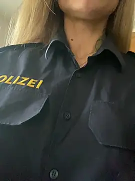 Etwas neugierig online show from 02.28.25