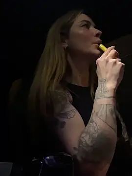 Etwas neugierig online show from 03.14.25