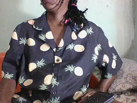 Snapshot of Hamie_sexy chatting on 02.19.25 Hamie sexy online show from 02.19.25
