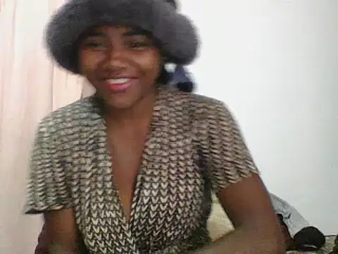 Snapshot of Hamie_sexy chatting on 09.18.25 Hamie sexy online show from 09.18.25