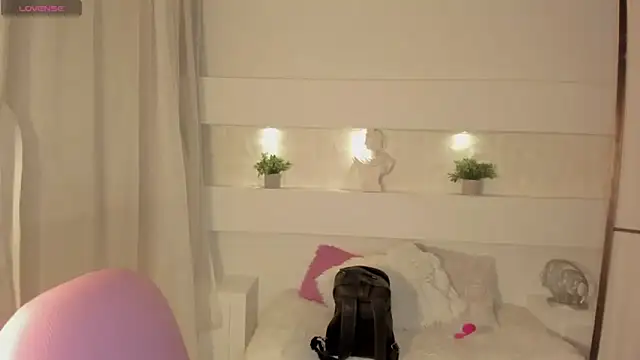 Snapshot of AshleyRoys chatting on 01.23.25 AshleyRoys online show from 01.23.25