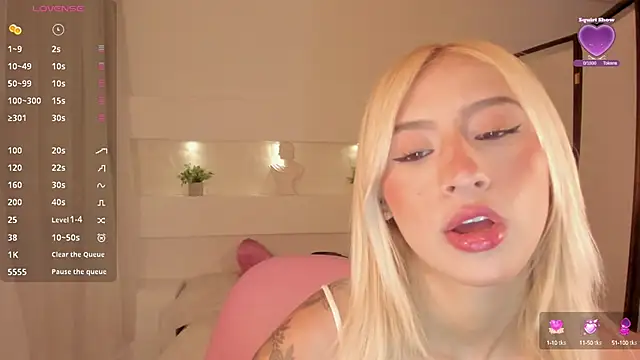 Snapshot of AshleyRoys chatting on 03.03.25 AshleyRoys online show from 03.03.25