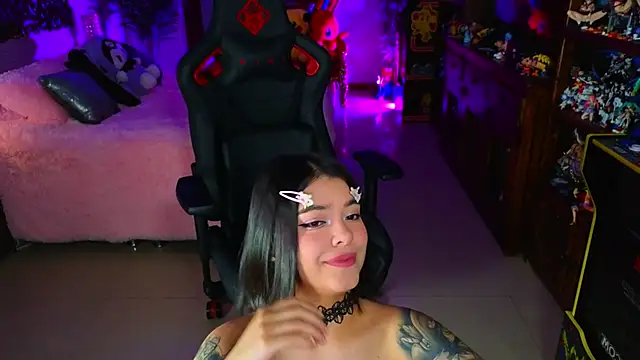 Snapshot of ambarEvans chatting on 01.30.25 ambarEvans online show from 01.30.25