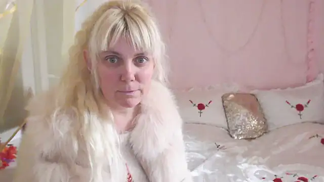 SunnySylvia online show from 11.29.25