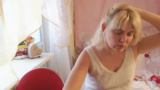 SunnySylvia online show from 03.18.26