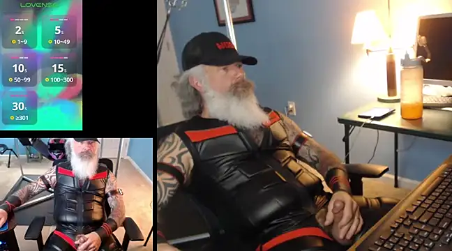 Snapshot of njdbear chatting on 12.01.24 njdbear online show from 12.01.24