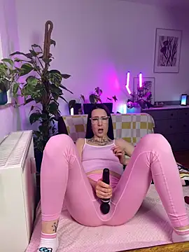 Trixie-Tainted online show from 02.13.25