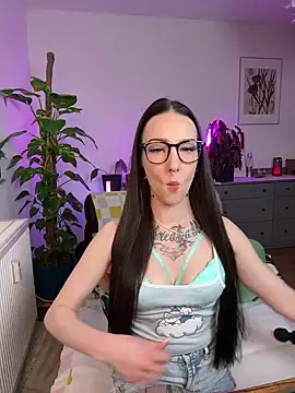 Trixie-Tainted online show from 03.12.25