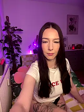 Trixie-Tainted online show from 09.09.25