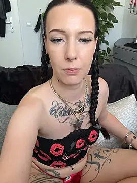 Trixie-Tainted online show from 07.16.26
