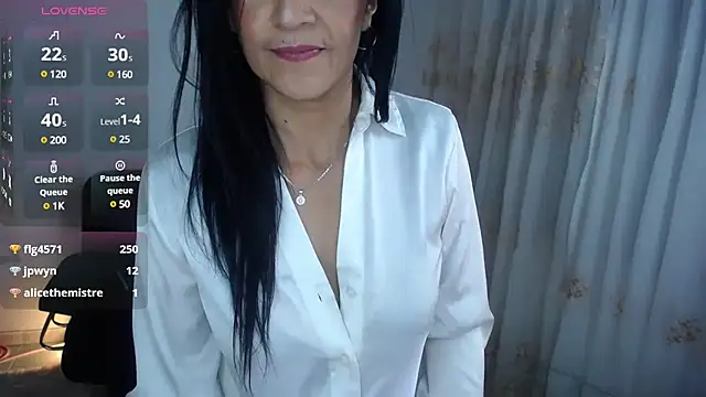 Snapshot of _steffy_ chatting on 02.25.25 steffy online show from 02.25.25
