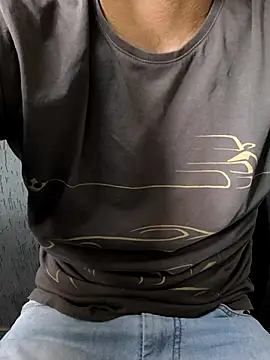 Leo Big online show from 10.30.25