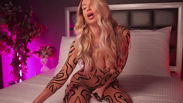 Rachel Quinn  online show from 01.29.25