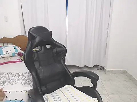 yeslluisa online show from 11.27.25