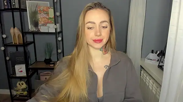 Snapshot of sexyCoralie chatting on 12.07.24 sexyCoralie online show from 12.07.24