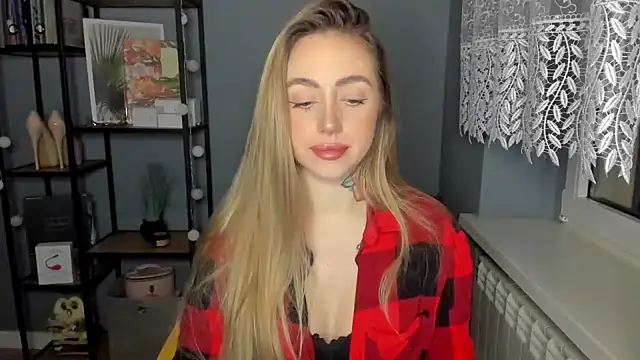 Snapshot of sexyCoralie chatting on 01.04.25 sexyCoralie online show from 01.04.25